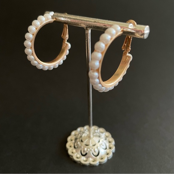 Gold Pearl Hoop Fashion Earrings - NWT - Picture 1 of 9